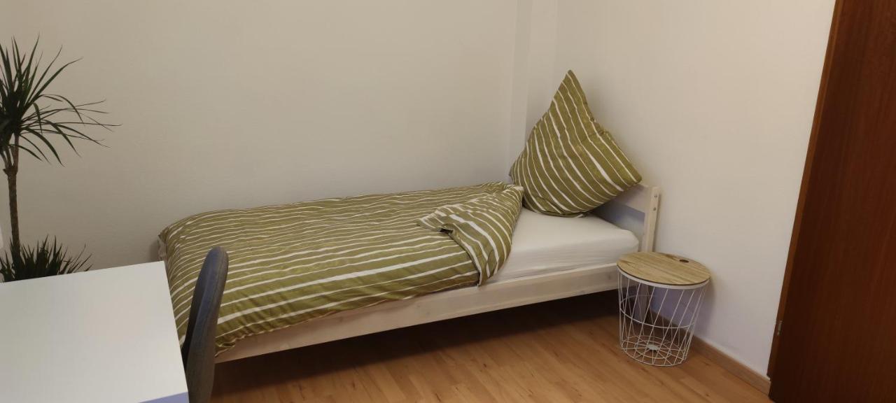 Schoene Und Optimal Gelegene Wohnung Og Weisskirchen Exterior foto