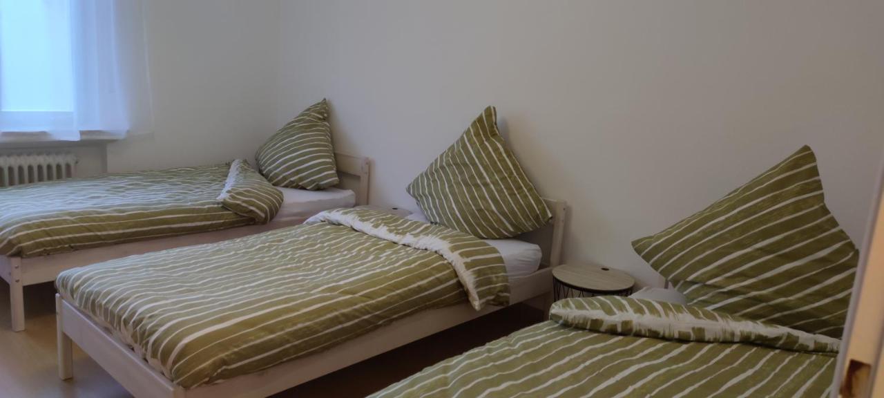 Schoene Und Optimal Gelegene Wohnung Og Weisskirchen Exterior foto